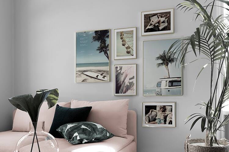 Låt vintage-fotografier pryda väggarna