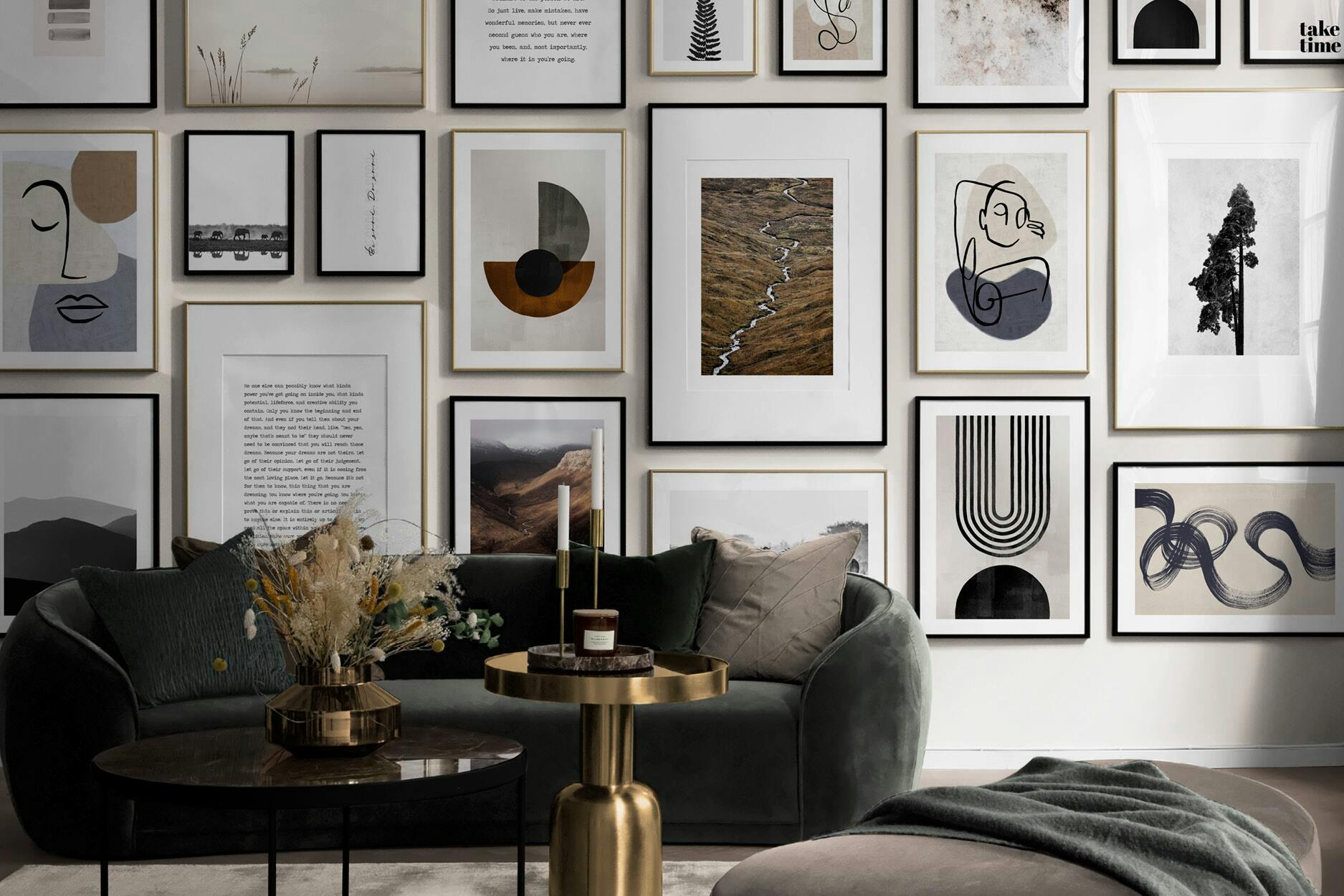 NEUE VARIANTEN ZUR GESTALTUNG EINER BILDERWAND