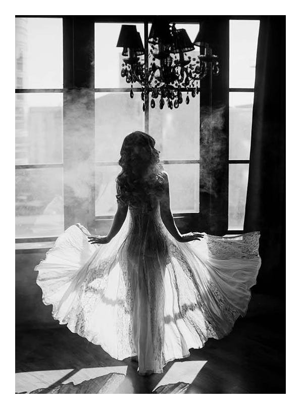 White Dress Poster (50x70 cm)- Quadri e poster in bianco e nero