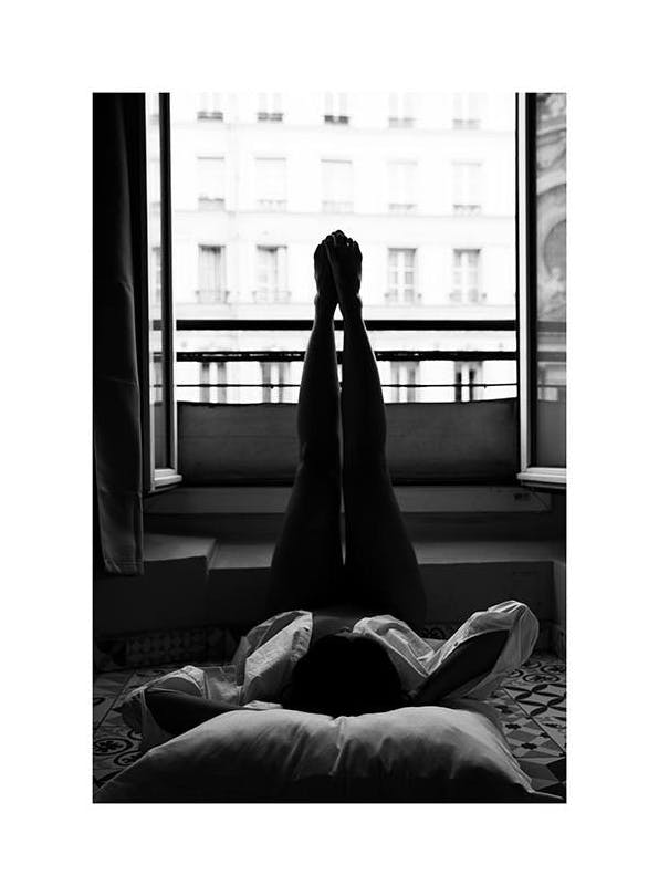 Paris Window Plakat (70x100 cm)- Czarno-białe plakaty