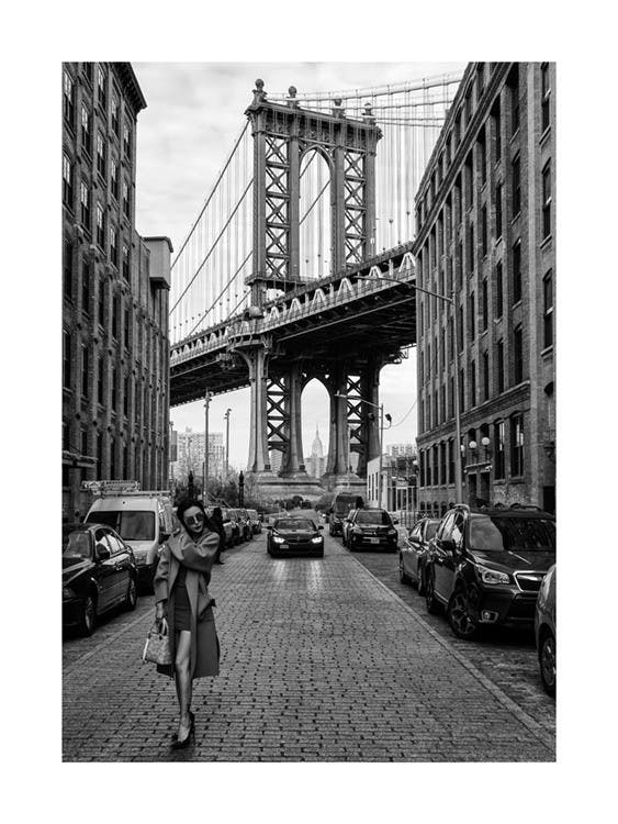 Woman by Manhattan Bridge Plagát 0