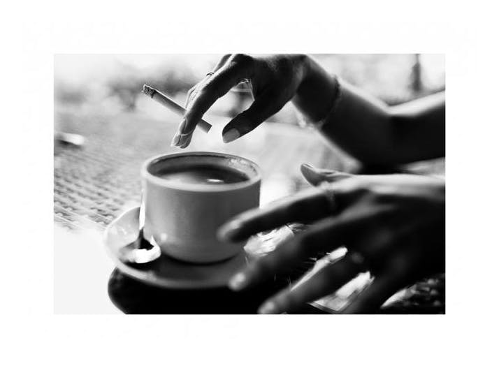 Coffee and Cigarette Plakat (30x40 cm)- Czarno-białe zdjęcia