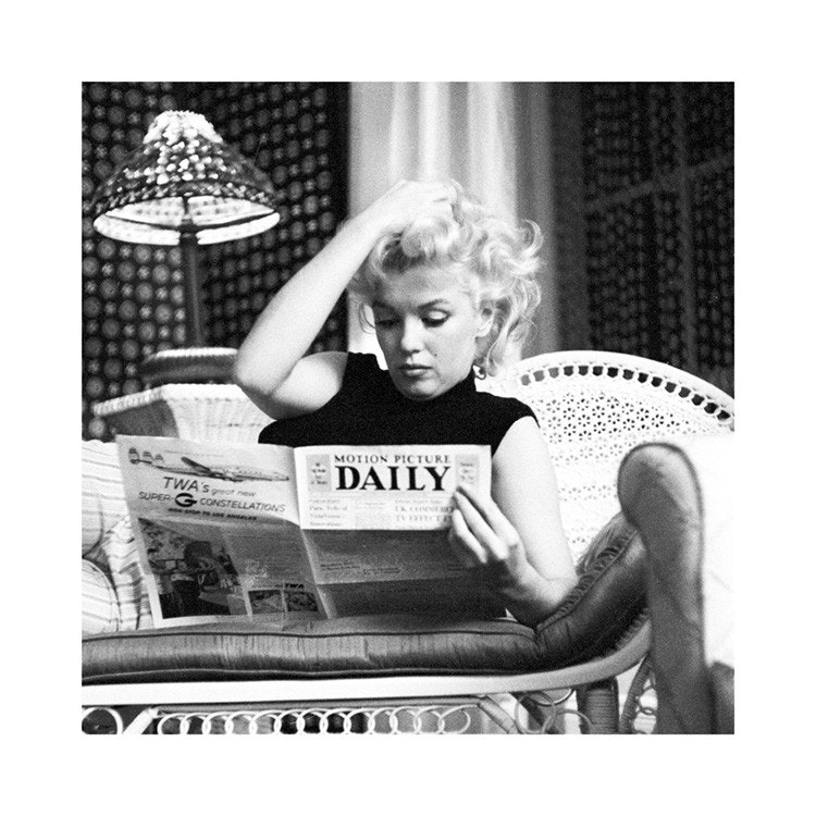 Marilyn Monroe Reading Plagát 0