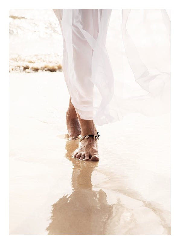 Prints - Strolling in the Sand Print (50x70 cm) - Nature prints