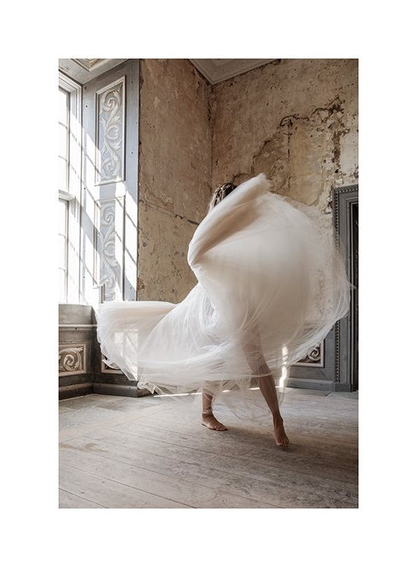 Graceful Dancing Poster (30x40 cm)