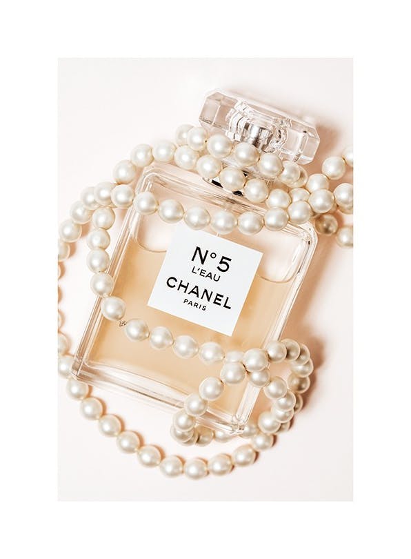 Chanel No5 In Pearls Poster (21x30 cm)