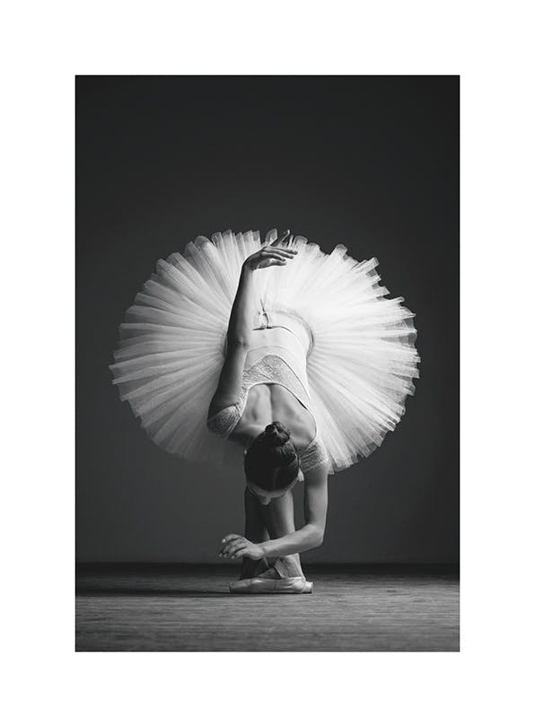 Prints - Elegant Ballerina Print (30x40 cm) - Black & white prints