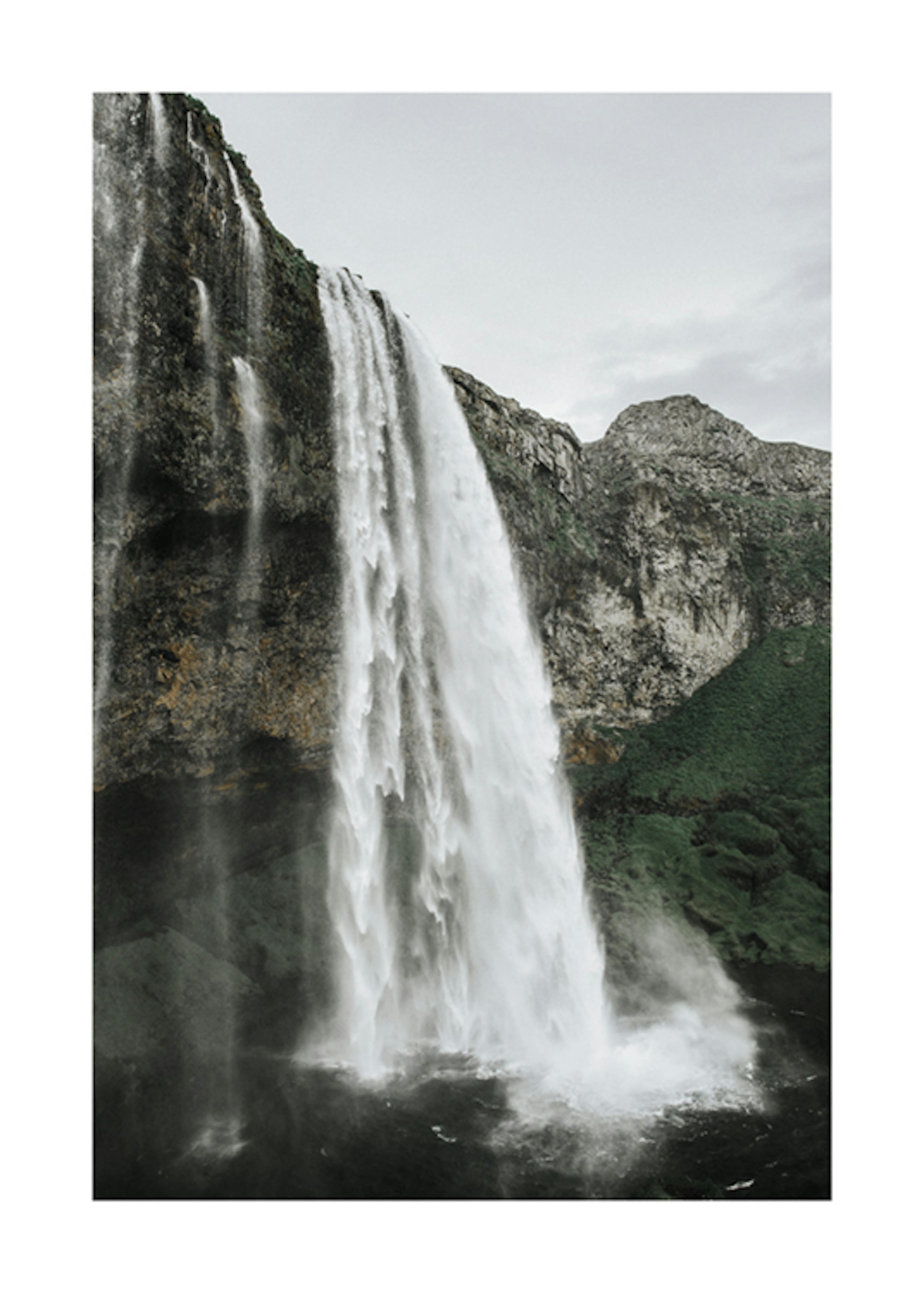 Majestic Waterfall 포스터 0