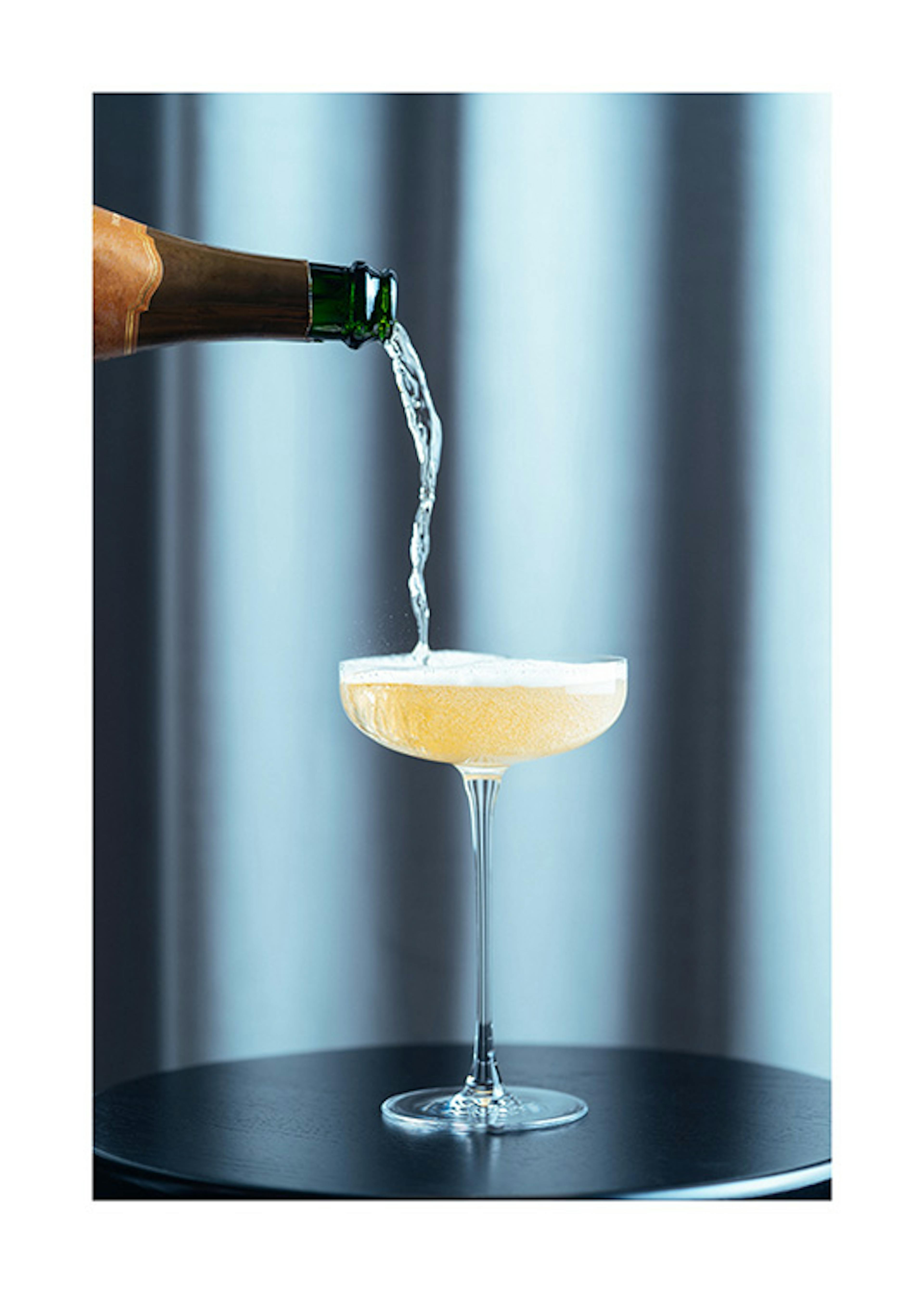 Glass of Champagne Juliste