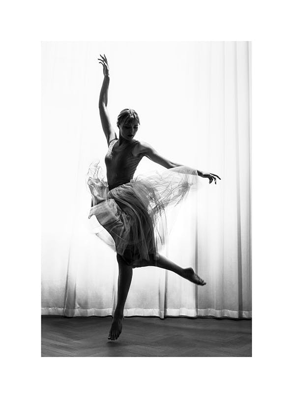 Prints - Ballerina in Motion Print (50x70 cm) - Black & white photography