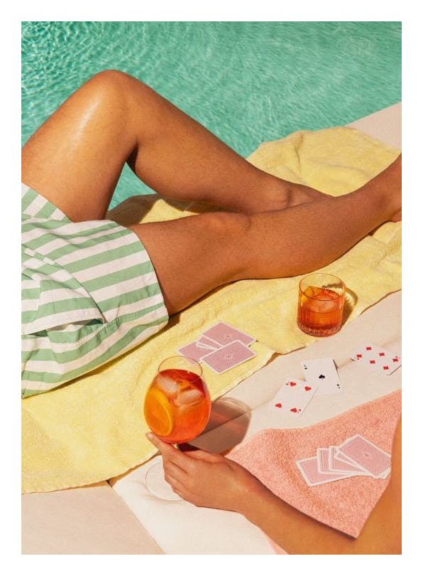 Poolside Play Plakat (30x40 cm) - Plakater > Kunstplakater > Fotokunst