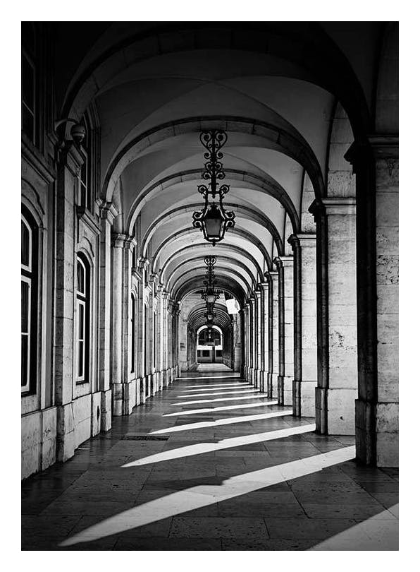 Arched Corridor Plakat (21x30 cm)- Czarno-białe plakaty