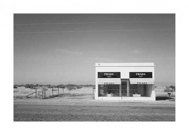 Prada Marfa B&W Affiche - Prada Marfa en plein désert 