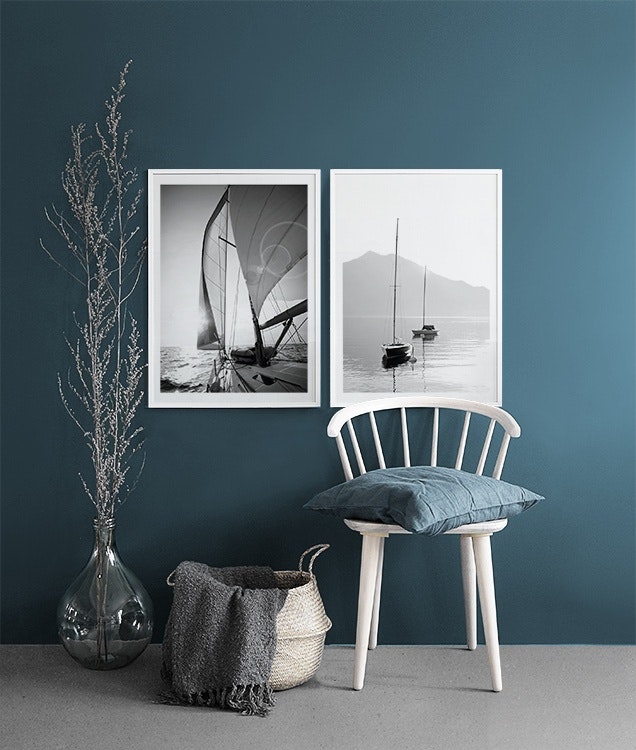 svarthvite fotoplakater med natur og seilbåter