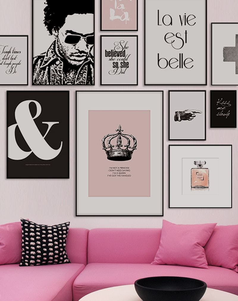 stilige plakater til rosa innredning, rosa bildevegg på soverom