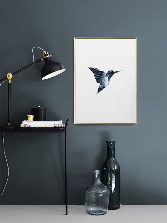 Grafisk plakat / poster med geometrisk fugl i blått