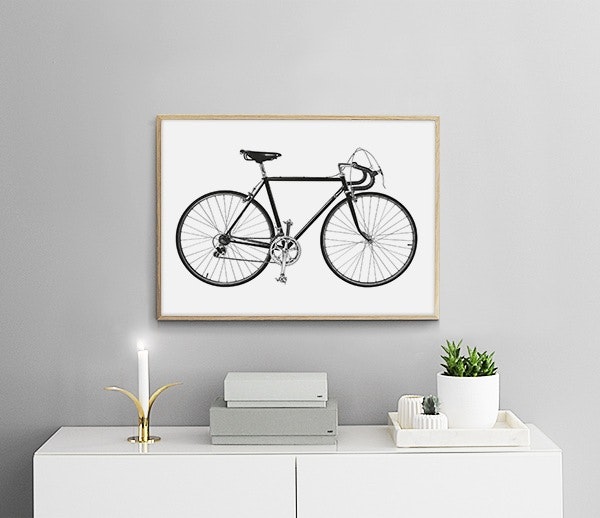 svartvit poster med cykel. Svartvit tavla