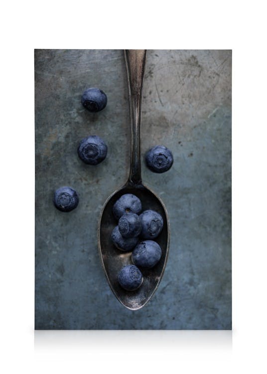 Canvas Schilderijen Sweet Blueberries Canvas (30x40 cm - Fotolijst Eiken)