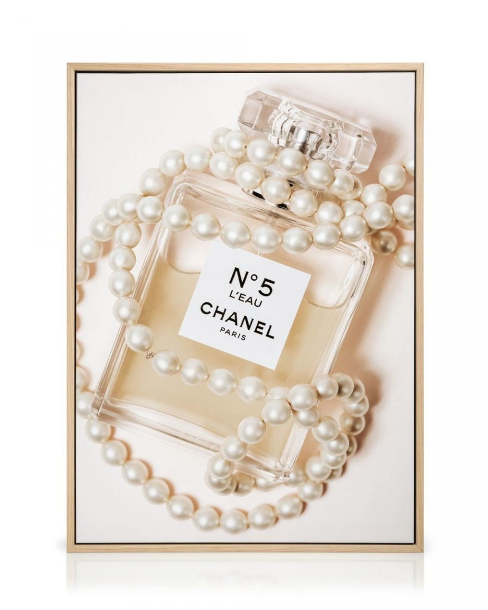Chanel No5 In Pearls Canvas - Perfume and pearls 
