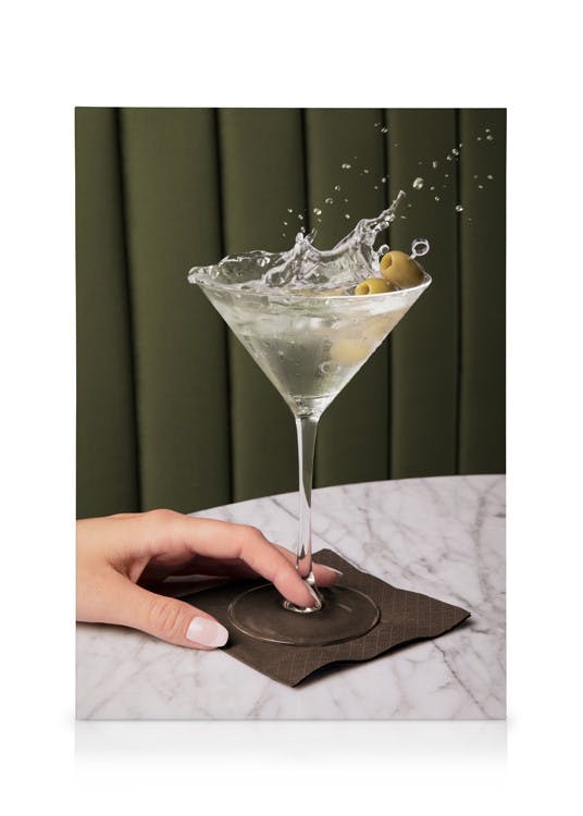 Shaken Not Stirred Lerret (30x40 cm - Svart Ramme)