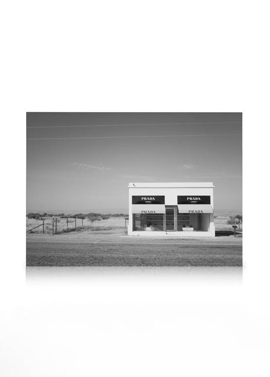 Prada Marfa B&W Stampa su Tela (30x40 cm - Cornice in rovere)- Bianco e nero