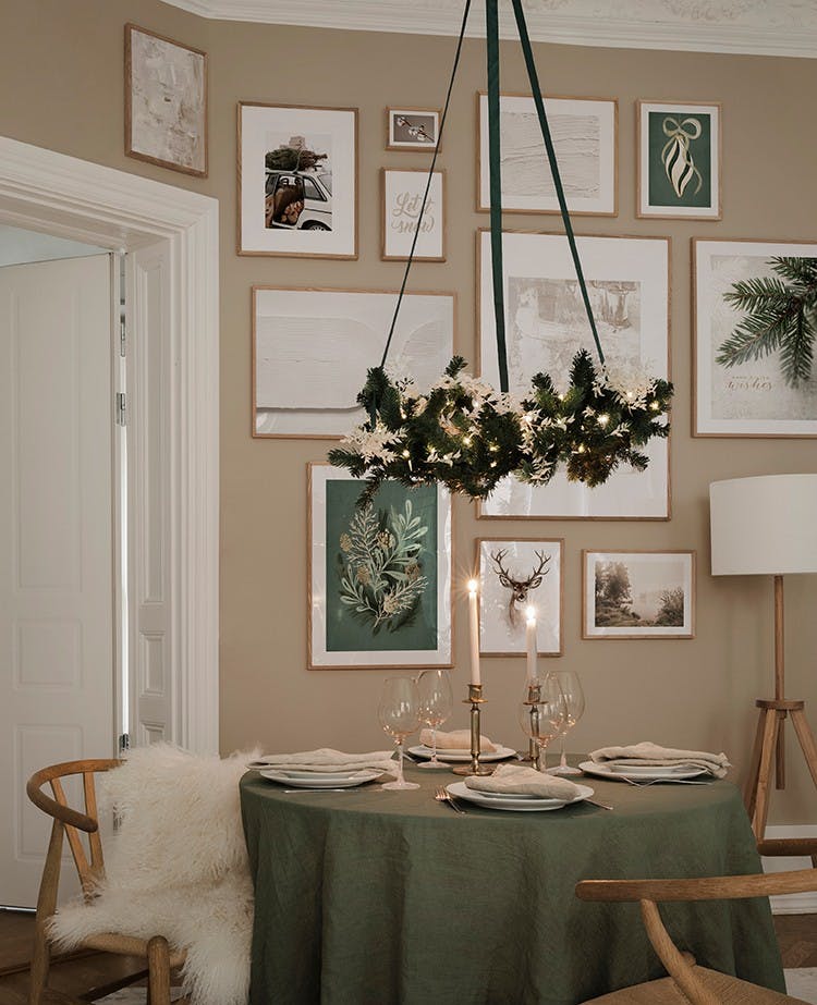 Holiday Festivity gallery wall (ONE SIZE)