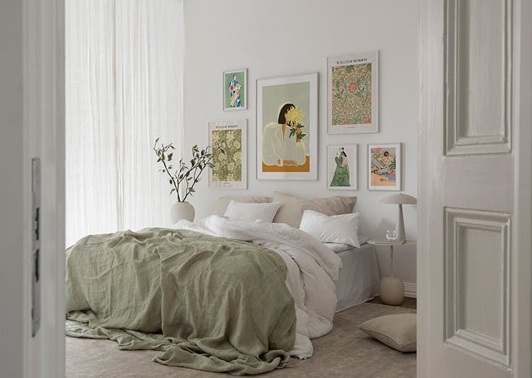 Female Figure gallery wall (ONE SIZE)